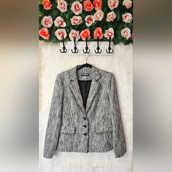 Karl Lagerfeld Jackets & Blazers - Karl Lagerfeld Paris Classic Knit Fringe Blazer